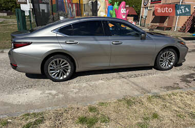 Седан Lexus ES 2022 в Кременчуге