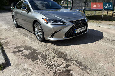 Седан Lexus ES 2022 в Кременчуге