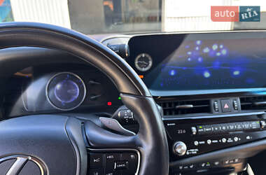 Седан Lexus ES 2022 в Кременчуге