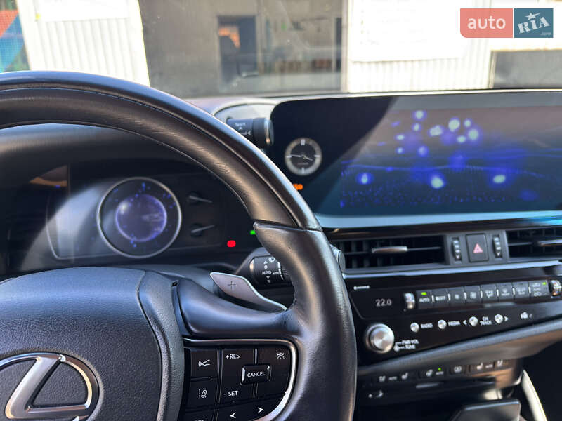 Седан Lexus ES 2022 в Кременчуге