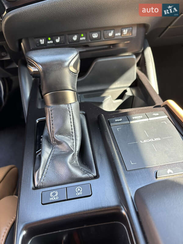 Седан Lexus ES 2022 в Кременчуге
