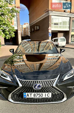 Седан Lexus ES 2019 в 