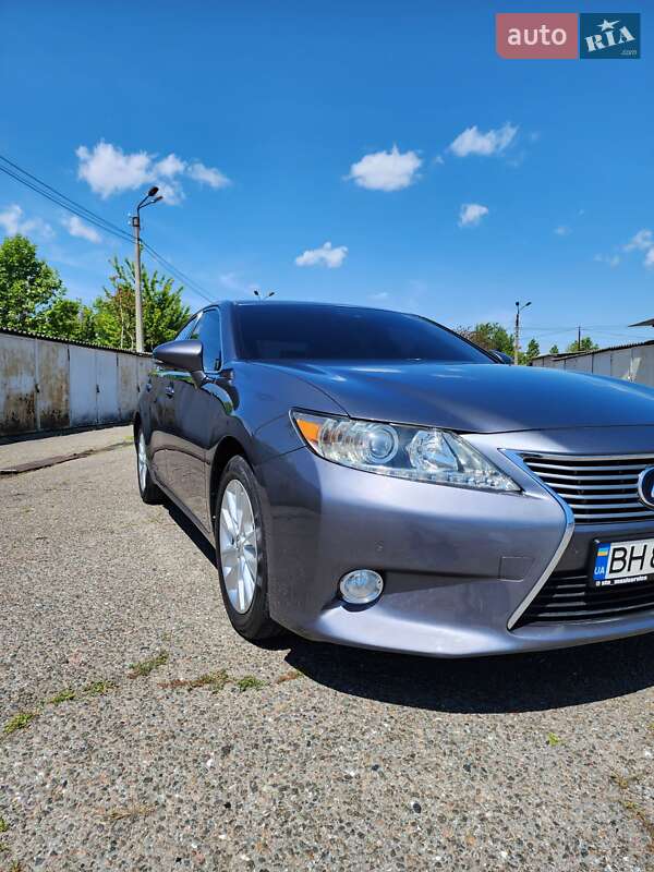 Седан Lexus ES 2013 в Одессе