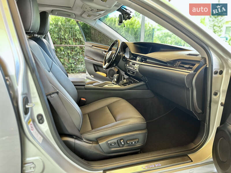 Седан Lexus ES 2015 в Одессе