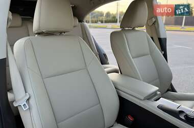 Седан Lexus ES 2016 в 