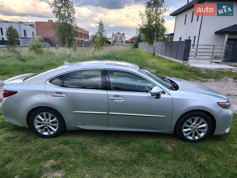 Седан Lexus ES 2012 в Києві