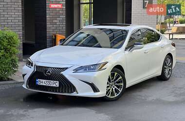 Седан Lexus ES 2020 в 