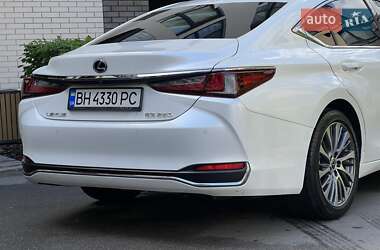 Седан Lexus ES 2020 в 
