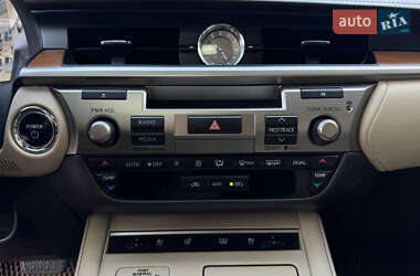 Седан Lexus ES 2015 в 