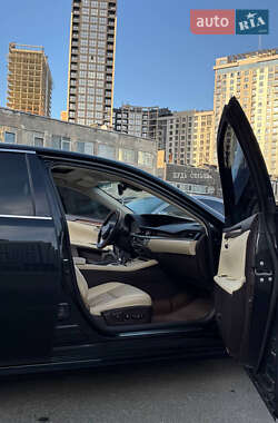 Седан Lexus ES 2015 в 