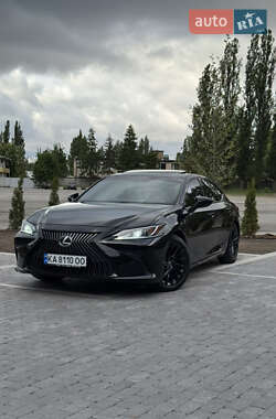 Седан Lexus ES 2018 в 