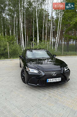 Седан Lexus ES 2018 в 