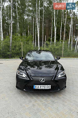 Седан Lexus ES 2018 в 