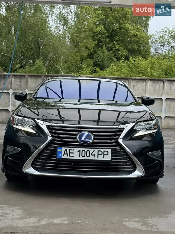 Lexus ES 2016