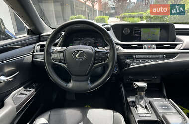 Седан Lexus ES 2019 в 