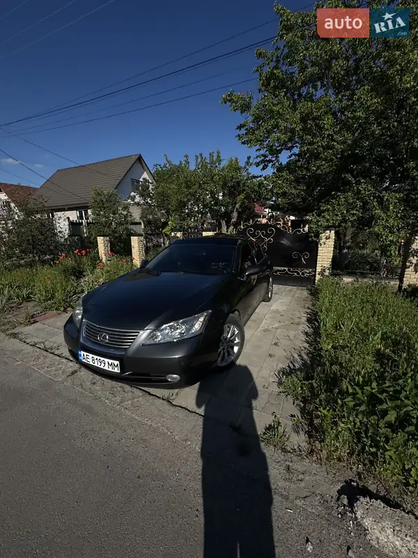 Lexus ES