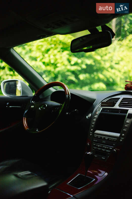 Седан Lexus ES 2008 в Жовкві