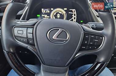 Седан Lexus ES 2018 в 