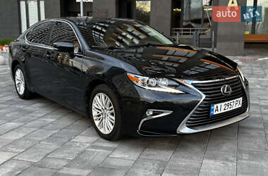 Седан Lexus ES 2018 в 