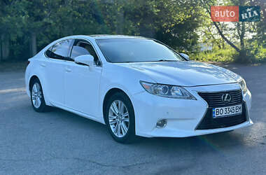 Седан Lexus ES 2013 в Лубнах