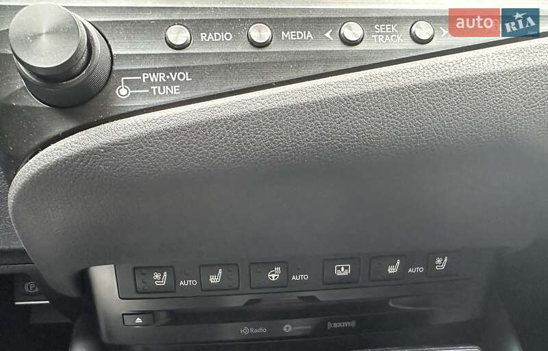 Седан Lexus ES 2019 в Киеве фото 17 Седан Lexus ES 2019 в Киеве