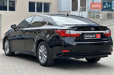 Седан Lexus ES 2012 в 