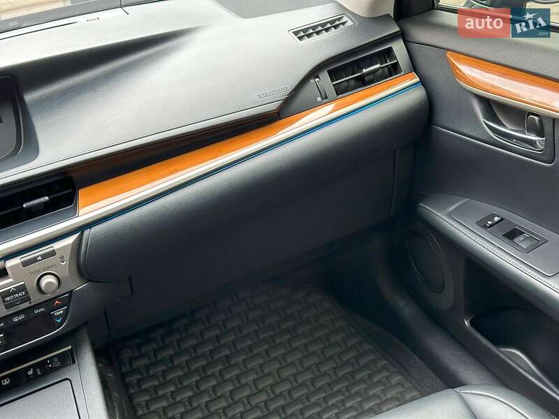 Седан Lexus ES 2012 в Одессе