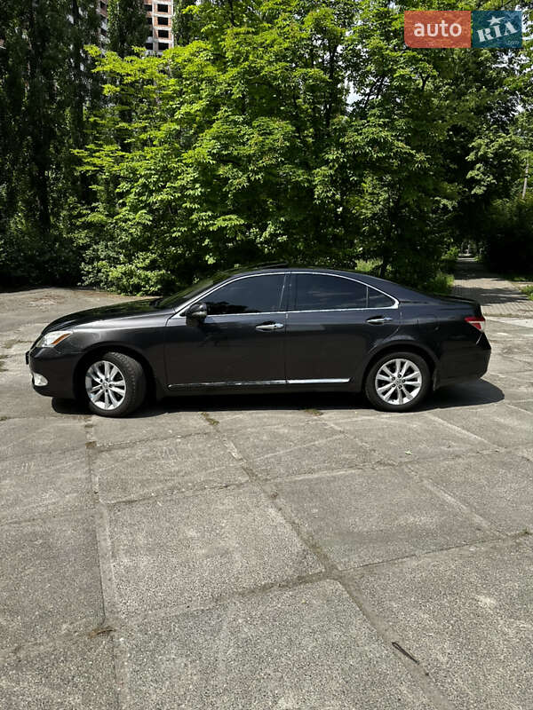 Седан Lexus ES 2011 в Киеве