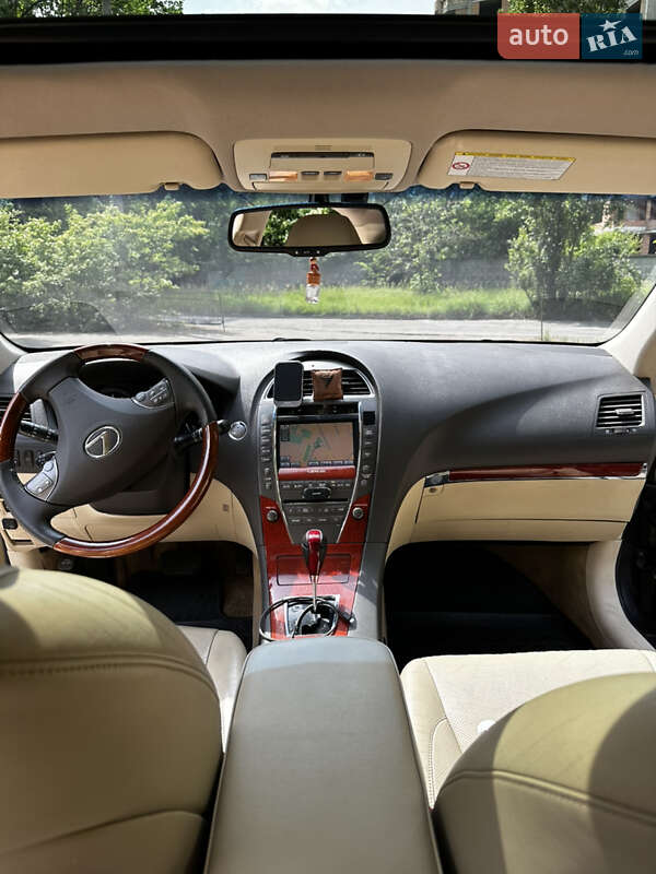 Седан Lexus ES 2011 в Киеве