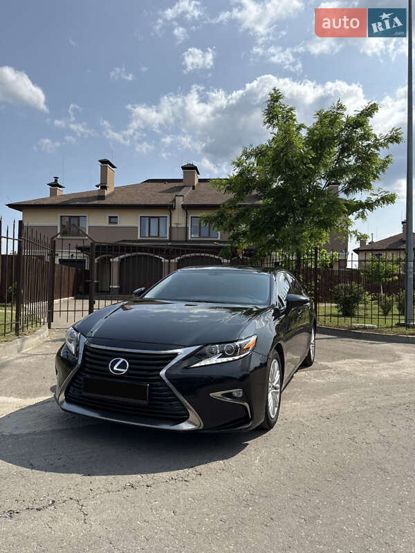 Седан Lexus ES 2017 в Киеве