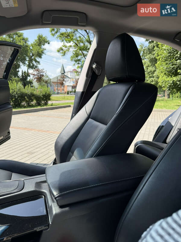 Седан Lexus ES 2017 в Киеве