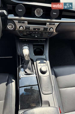 Седан Lexus ES 2017 в 