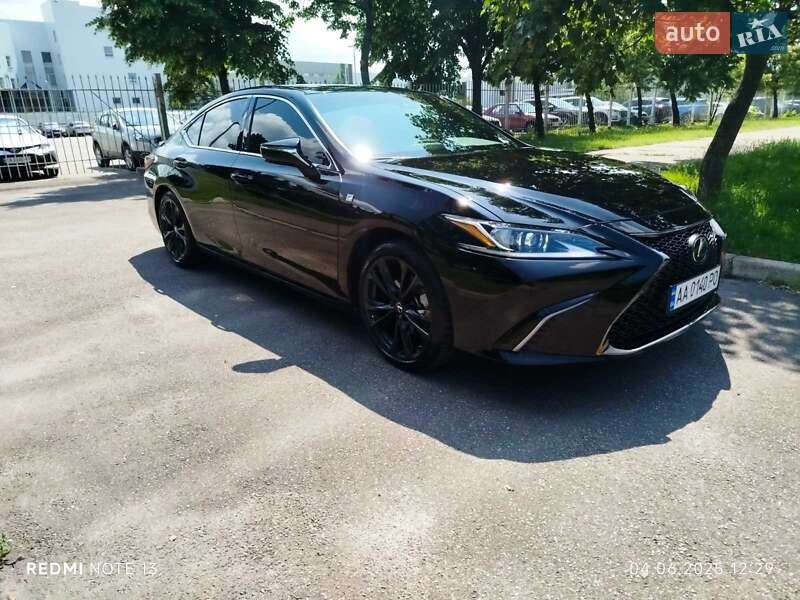 Седан Lexus ES 2022 в Києві