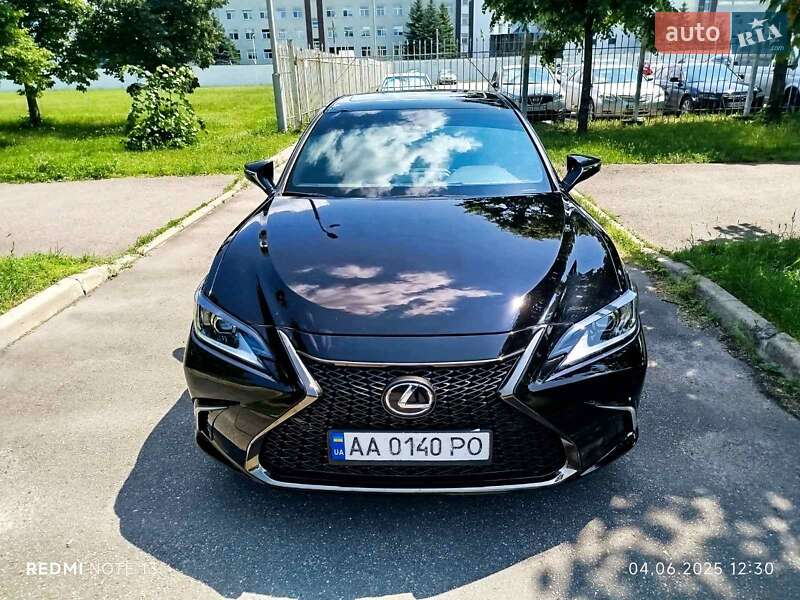 Седан Lexus ES 2022 в Києві
