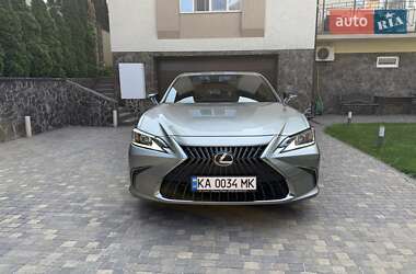 Седан Lexus ES 2021 в 