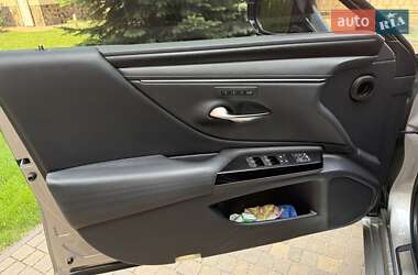Седан Lexus ES 2021 в 