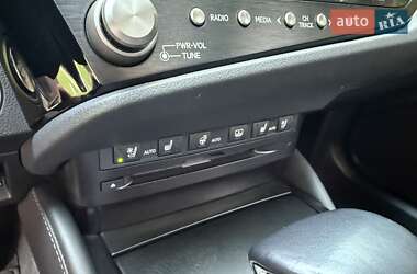 Седан Lexus ES 2021 в 