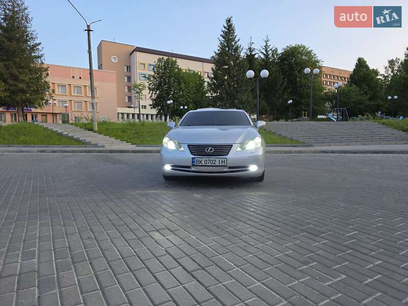 Седан Lexus ES 2007 в Ровно