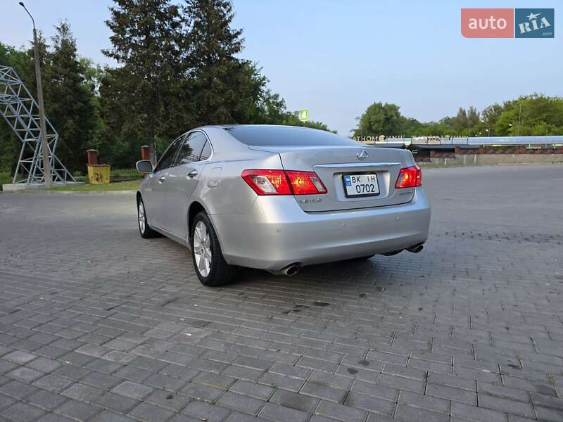 Седан Lexus ES 2007 в Ровно