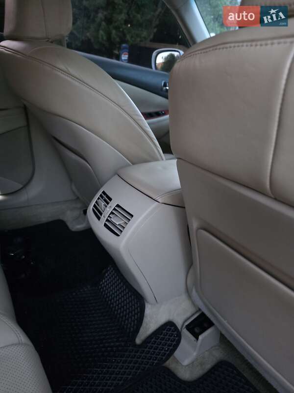 Седан Lexus ES 2007 в Ровно