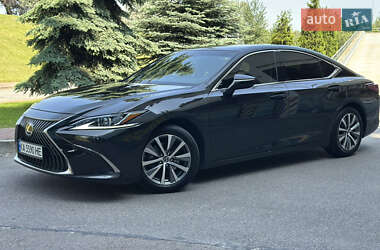 Седан Lexus ES 2019 в Киеве