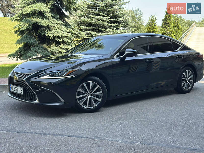Lexus ES 2019