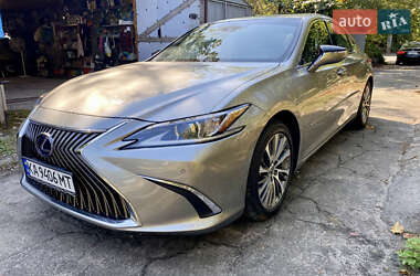 Седан Lexus ES 2019 в 