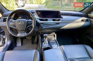 Седан Lexus ES 2019 в 