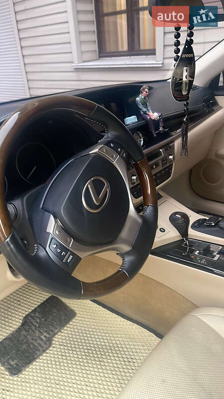 Седан Lexus ES 2014 в Киеве фото 11 Седан Lexus ES 2014 в Киеве