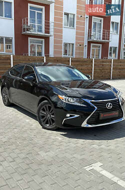 Седан Lexus ES 2015 в Белогородке