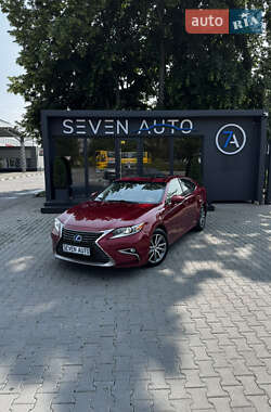 Седан Lexus ES 2016 в Черновцах