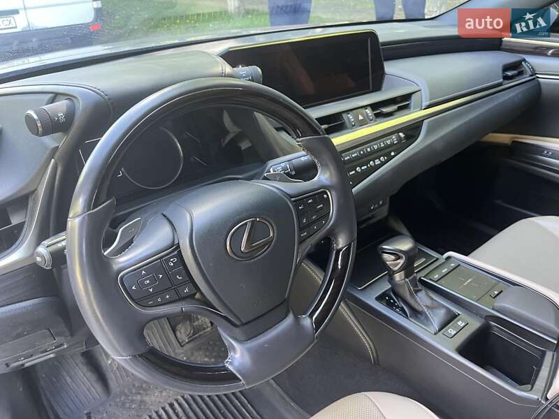 Седан Lexus ES 2019 в Києві
