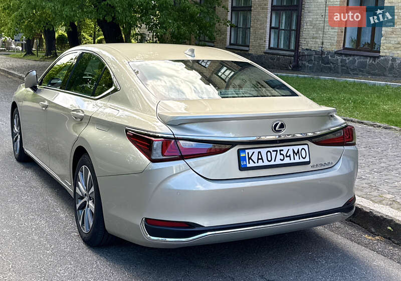 Седан Lexus ES 2021 в Киеве