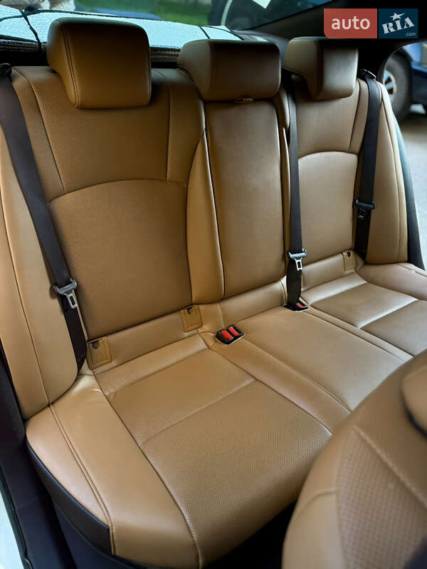 Седан Lexus ES 2021 в Киеве
